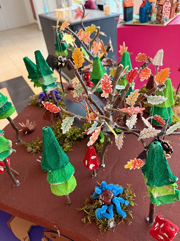 Kinder dekoriert unser Ö!