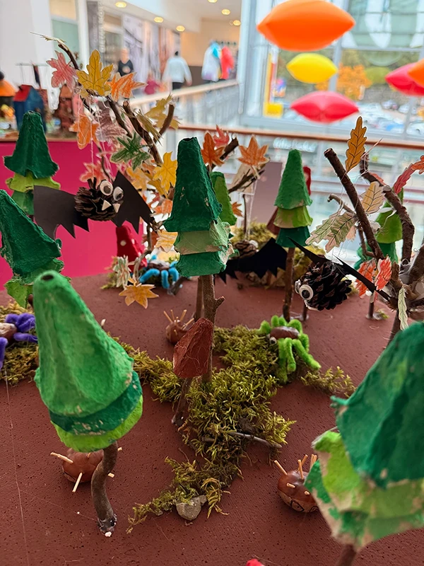 Kinder dekoriert unser Ö!